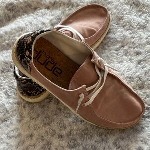 Hey Dude Women's Pink and Snake Print Flats